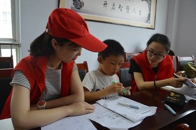 应俊杰一行赴商水慰问特殊儿童