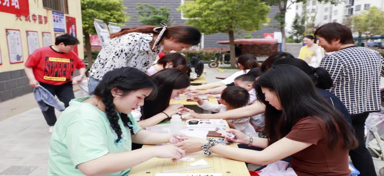 开展社区便民服务活动