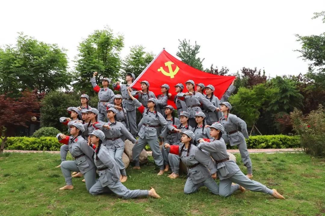 青春正当时 永远跟党走