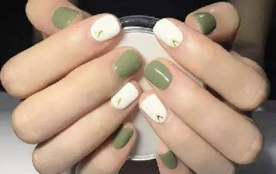 妩媚指间，创意无限 ——周口市联营职业中等专业学校影视艺术专业开展美甲 教学成果汇报活动