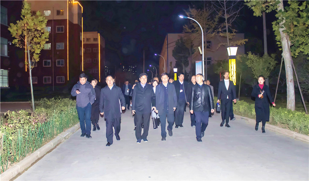 驻南阳省人大代表团莅临我校视察指导工作